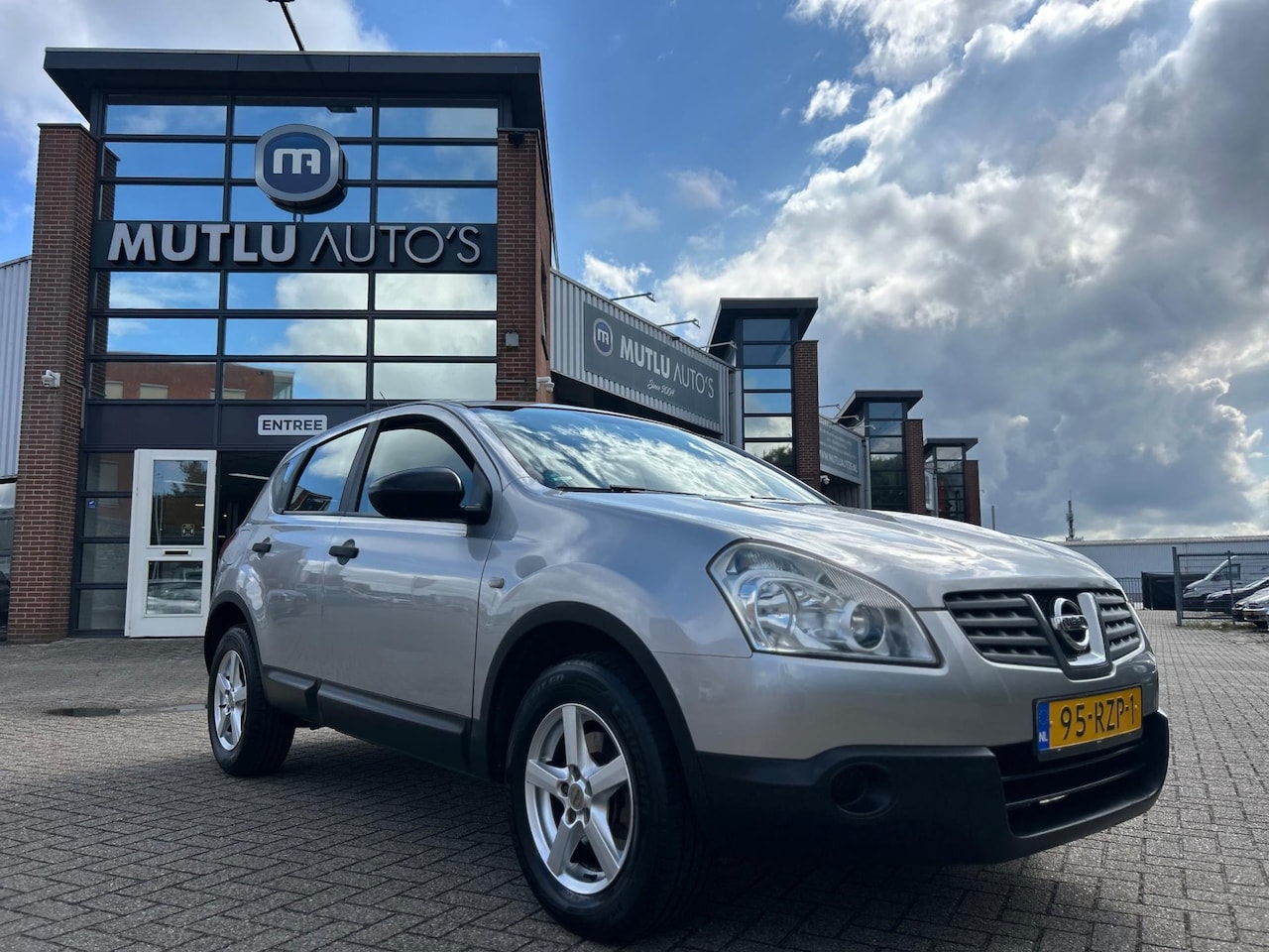 Nissan Qashqai - 1.6 Visia Airco APK - AutoWereld.nl
