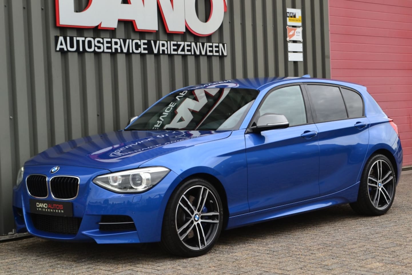 BMW 1-serie - M135i 320PK Executive Leer/Navi/Camera/18'' inch - AutoWereld.nl