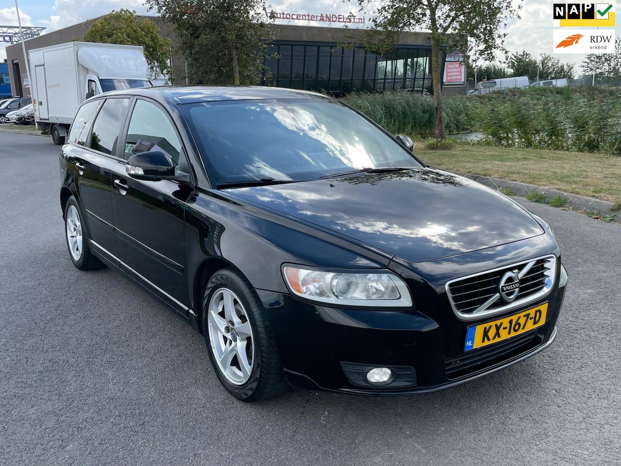 Volvo V50 - 1.6 D2 Sport 1.6 D2 Sport, Trekhaak, Navi, Pdc, Leder, Lmv, Bluetooth, Stoelverw, EXPORT! - AutoWereld.nl