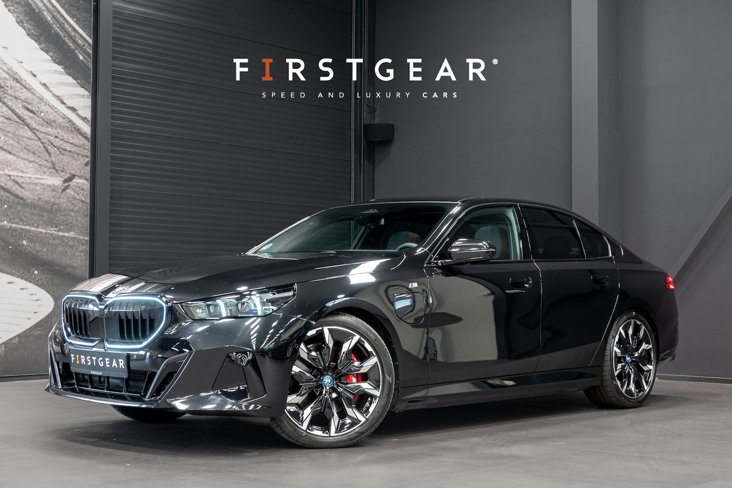 BMW 5-serie - 550e xDrive *M-Sport Pro / Bowers & Wilkins / Panorama / HUD / Memory* - AutoWereld.nl