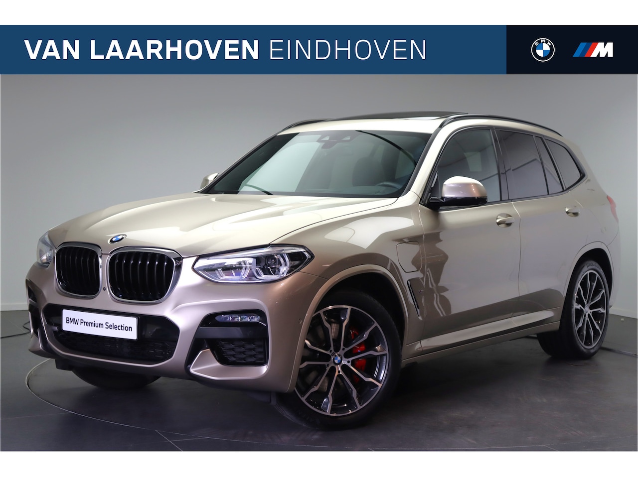 BMW X3 - xDrive30e M Sport Automaat / Panoramadak / Trekhaak / Sportstoelen / Adaptief onderstel / - AutoWereld.nl