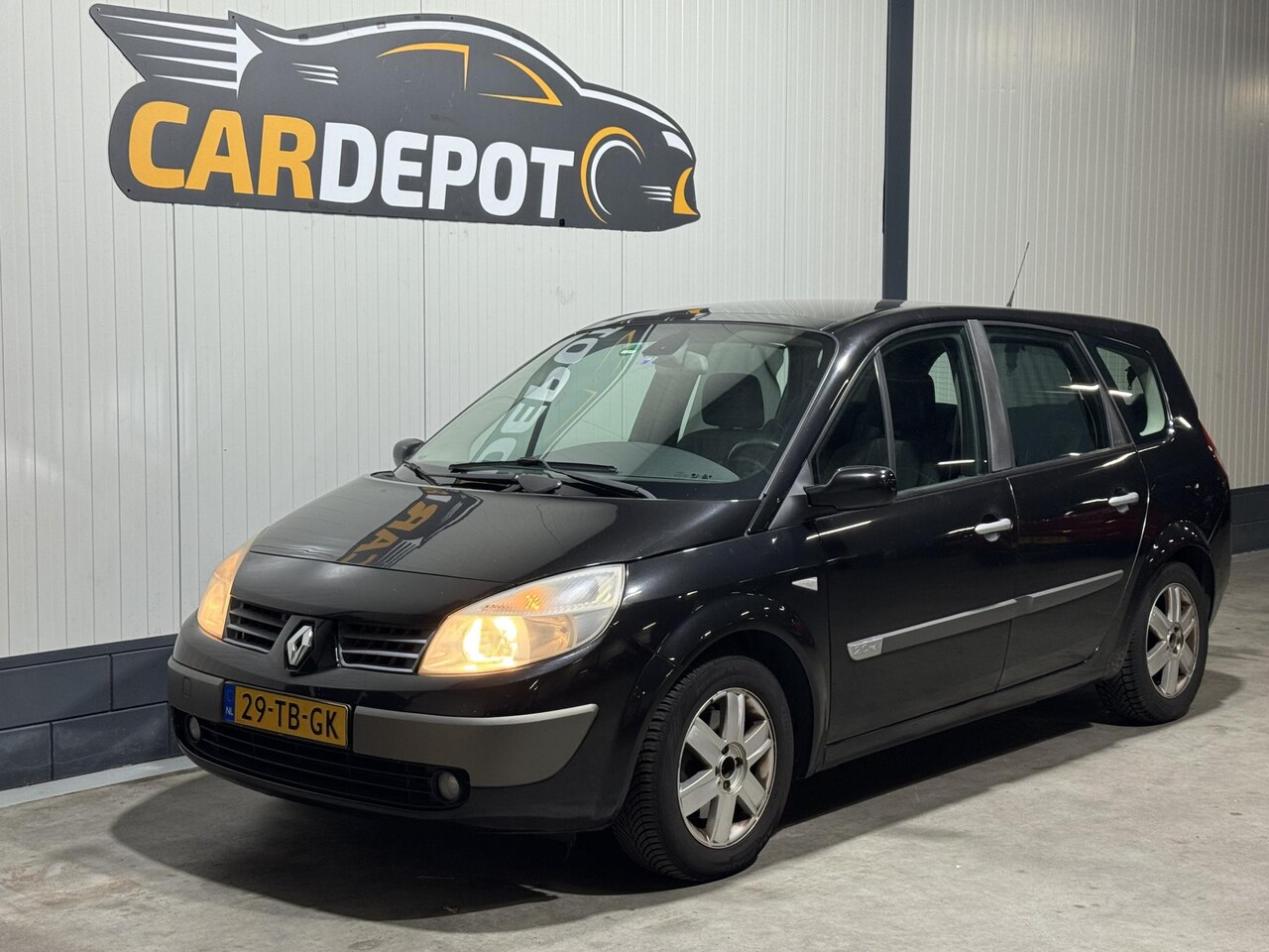 Renault Grand Scénic - 2.0-16V Privilège Luxe 7 Persoons Airco Vol jaar APK - AutoWereld.nl