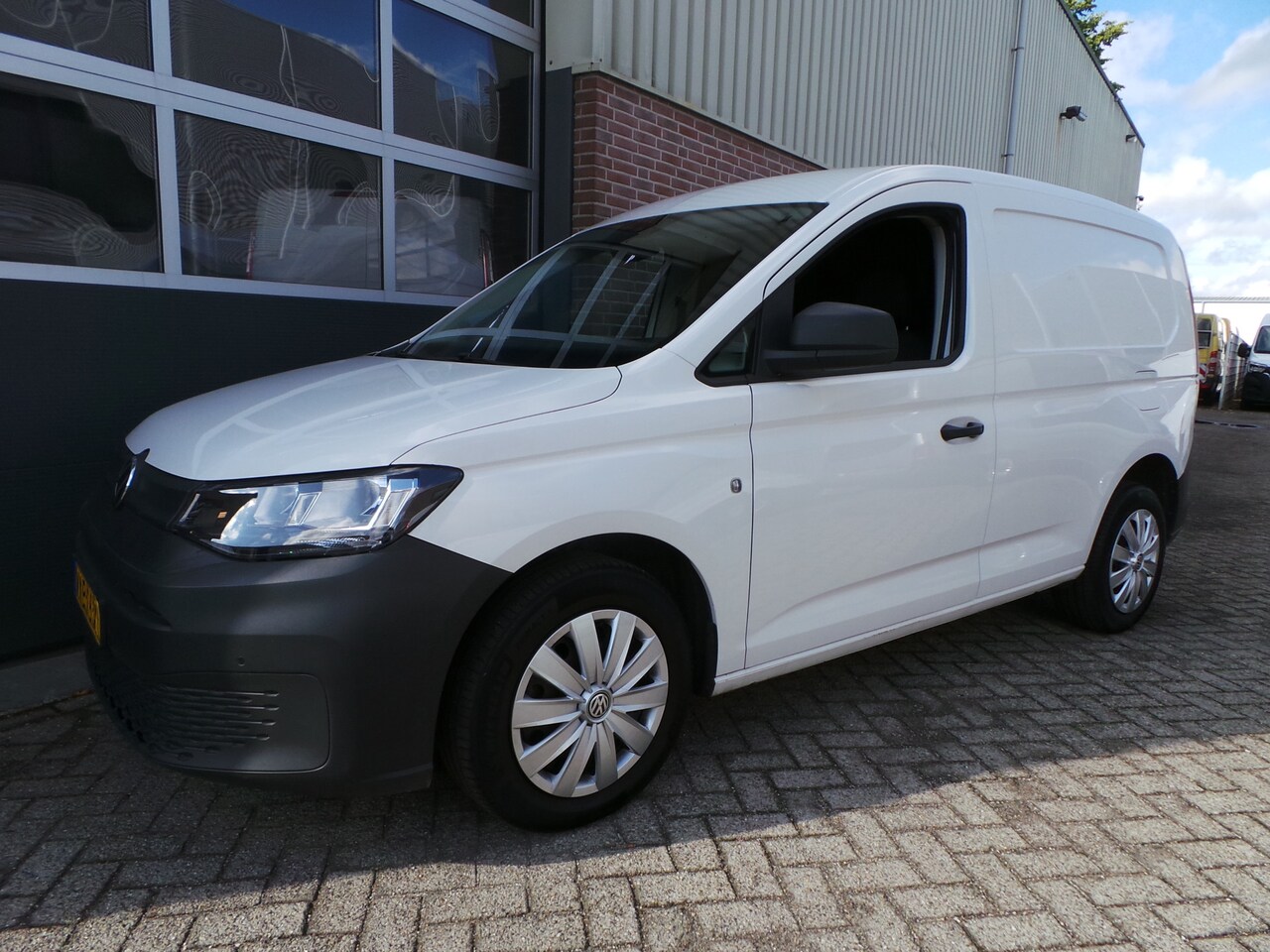 Volkswagen Caddy Cargo - 2.0 TDI 123pk Automaat Comf. Airco,Cruise,Navi,Pdc,Enz - AutoWereld.nl