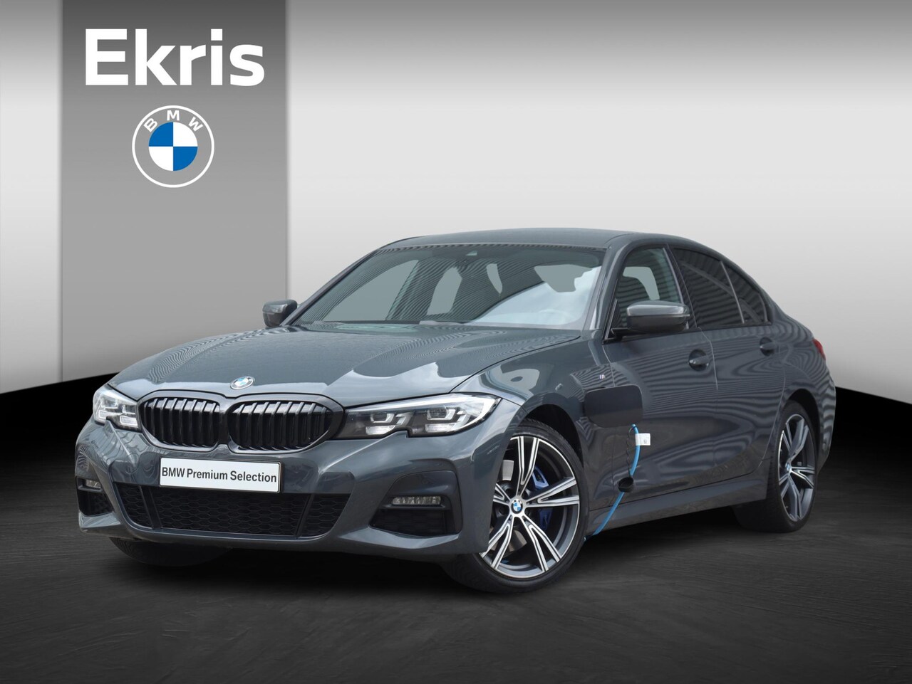 BMW 3-serie - Sedan 330e | High Executive | M Sportpakket | Elektr. Stoelen | Comfort Access | Verwarmd - AutoWereld.nl