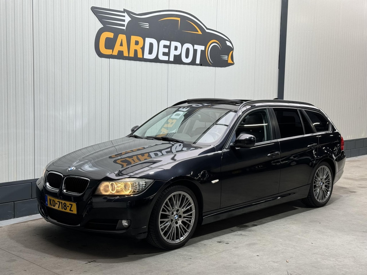 BMW 3-serie Touring - 318i Business Line Zeer Netjes Vol jaar APK - AutoWereld.nl