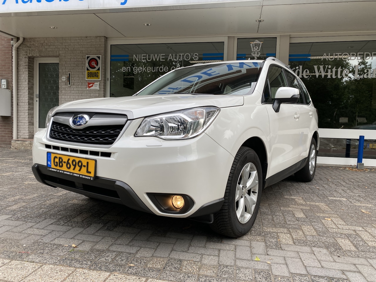 Subaru Forester - 2.0 Luxury Stoelverwarming/Lederen bekleding met lederen pook en stuur/Cruise controle/Cli - AutoWereld.nl