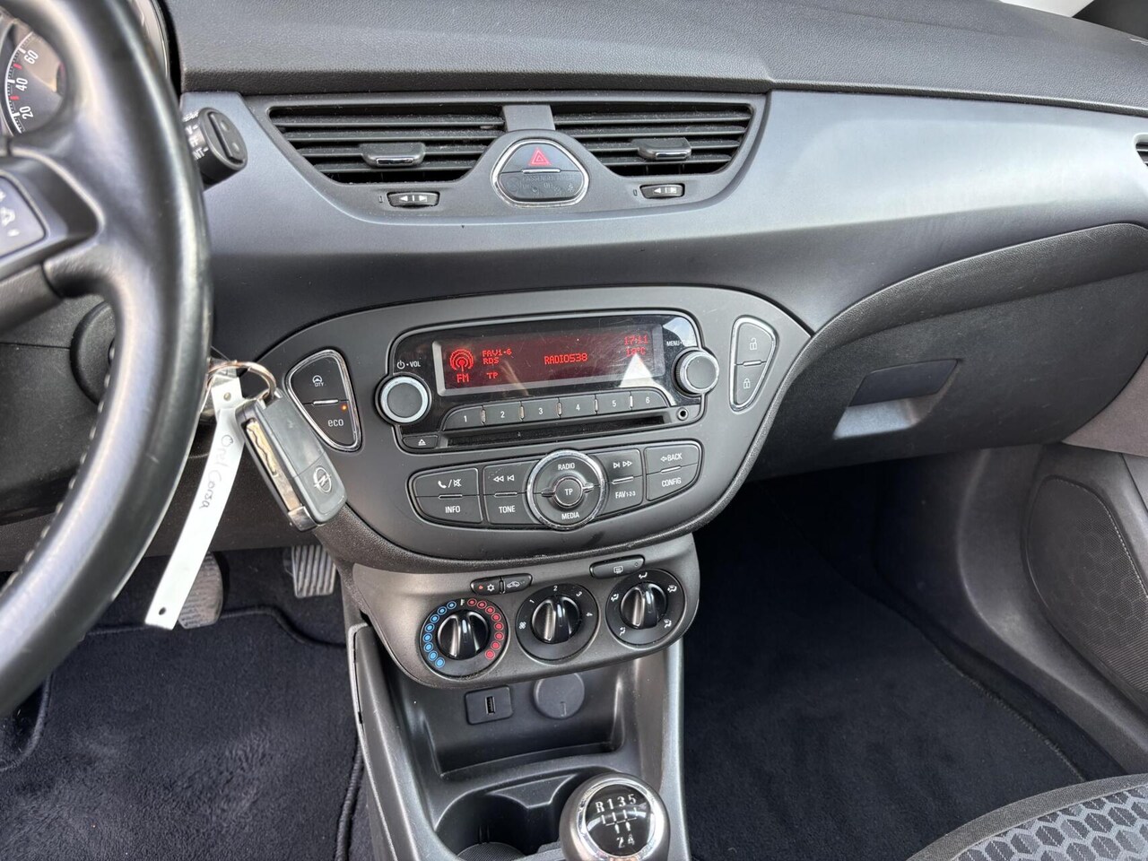 Opel Corsa - 1.4 Edition Airco/ Cruise Control/ Bluetooth!!