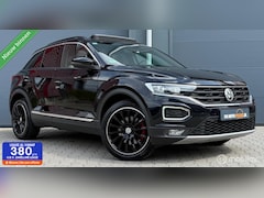 Volkswagen T-Roc - 1.5 TSI Sport DSG Pano.dak/Trekhaak/18`/LED