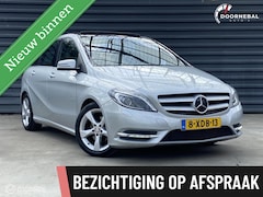 Mercedes-Benz B-klasse - 180 Ambition / LED / PANORAMA / TREKHAAK