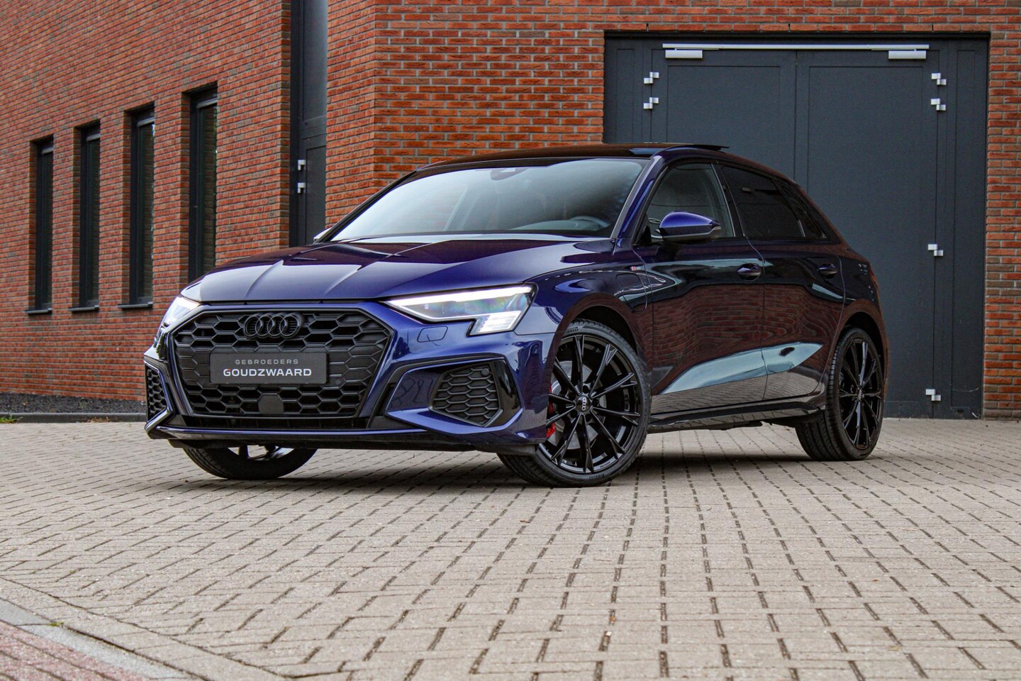 Audi A3 Sportback - 45 TFSI e S edition Competition | Matrix | Pano | B&O | Camera - AutoWereld.nl