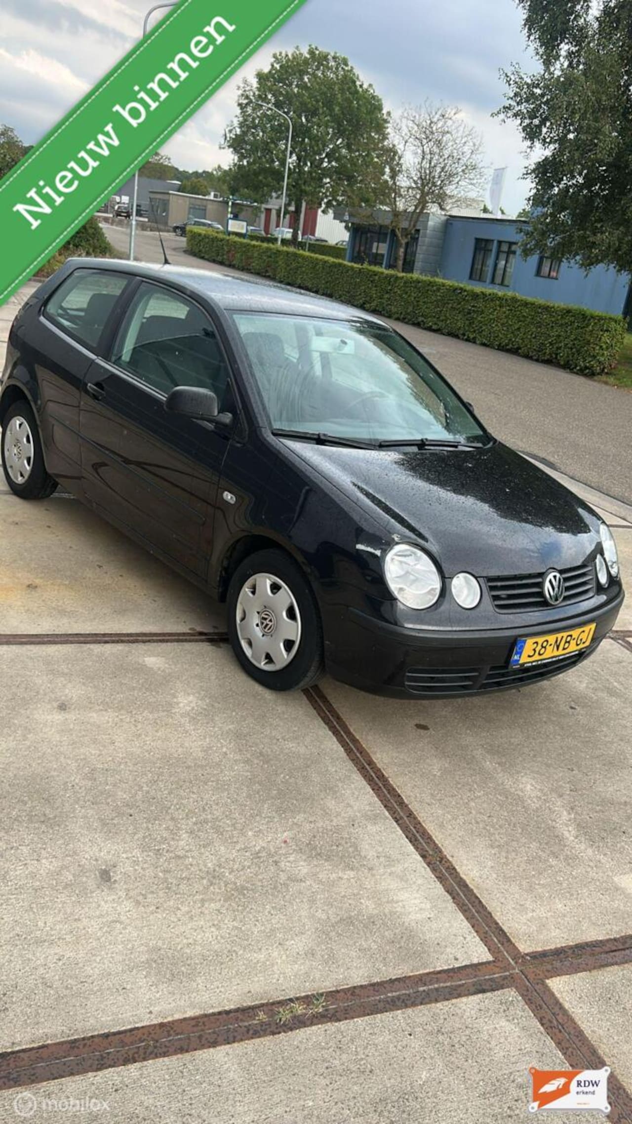 VOLKSWAGEN POLO