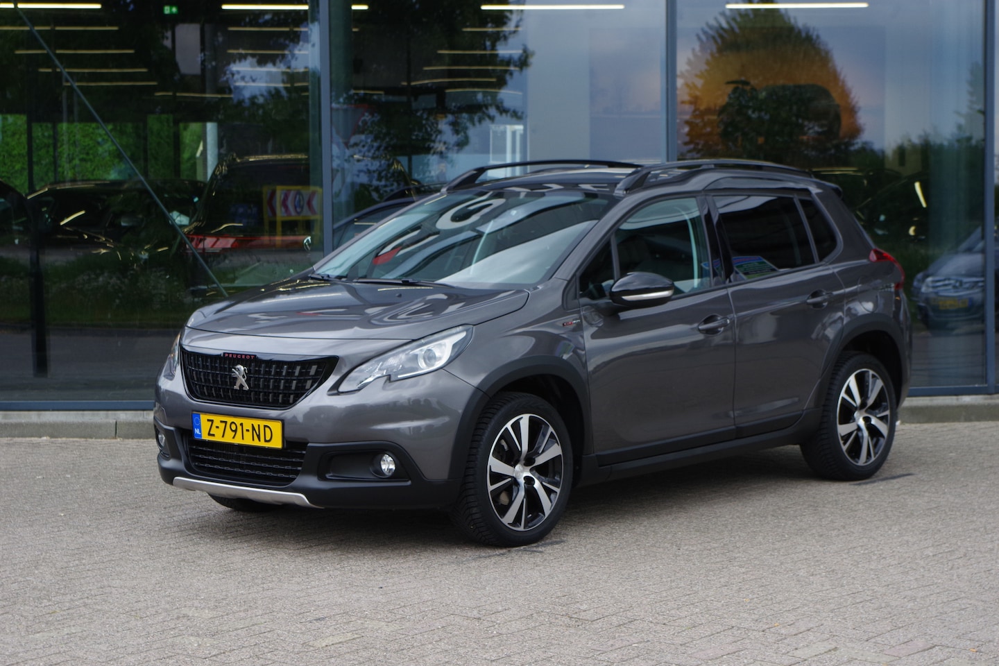 Peugeot 2008 - 1.2 PureTech 130 PK Automaat GT-Line, Trekhaak, Panoramadak, Climate Control - AutoWereld.nl