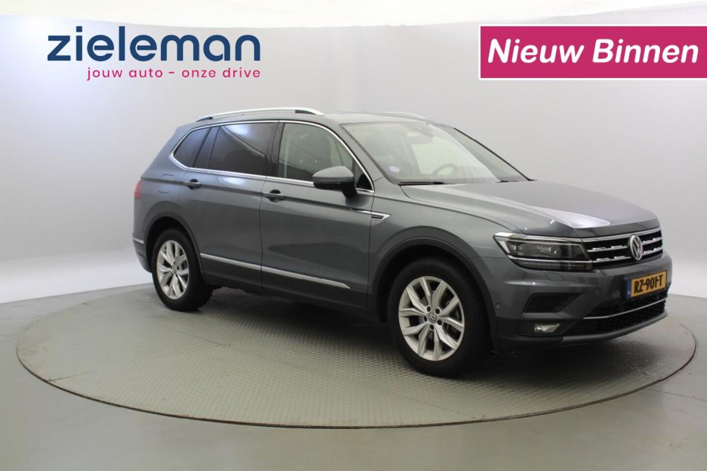 Volkswagen Tiguan - 1.4 TSI Highline 7 Persoons Automaat - Carplay, Camera, Afn.Trekhaak, Stoelverw. - AutoWereld.nl
