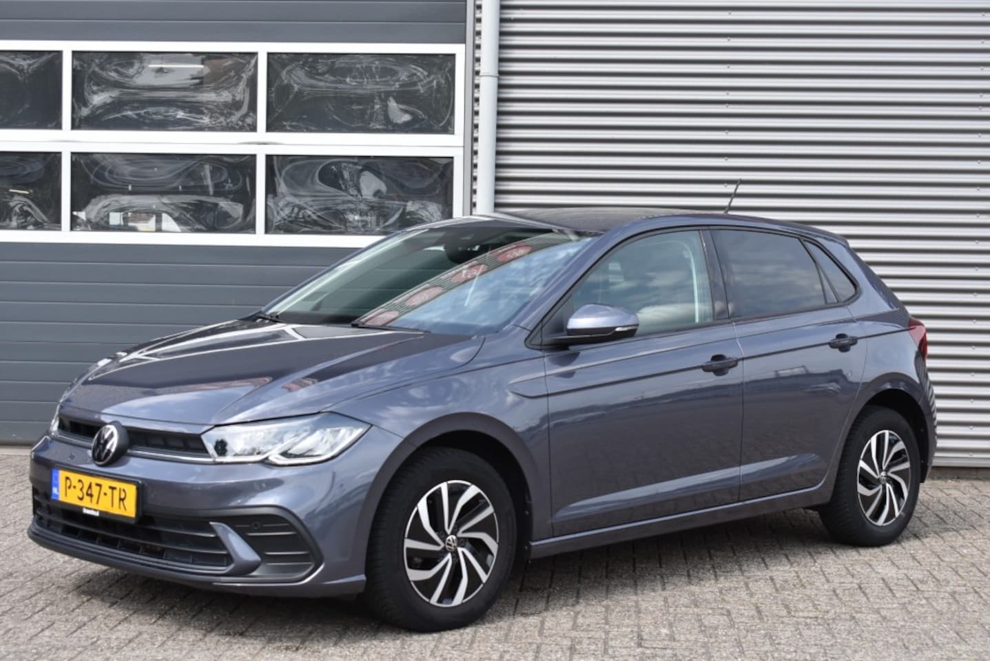 Volkswagen Polo - 1.0 TSI LIFE / ACHTERUITRIJCAMERA / ADAP. CRUISE CONTROL / LANE ASSIST - AutoWereld.nl