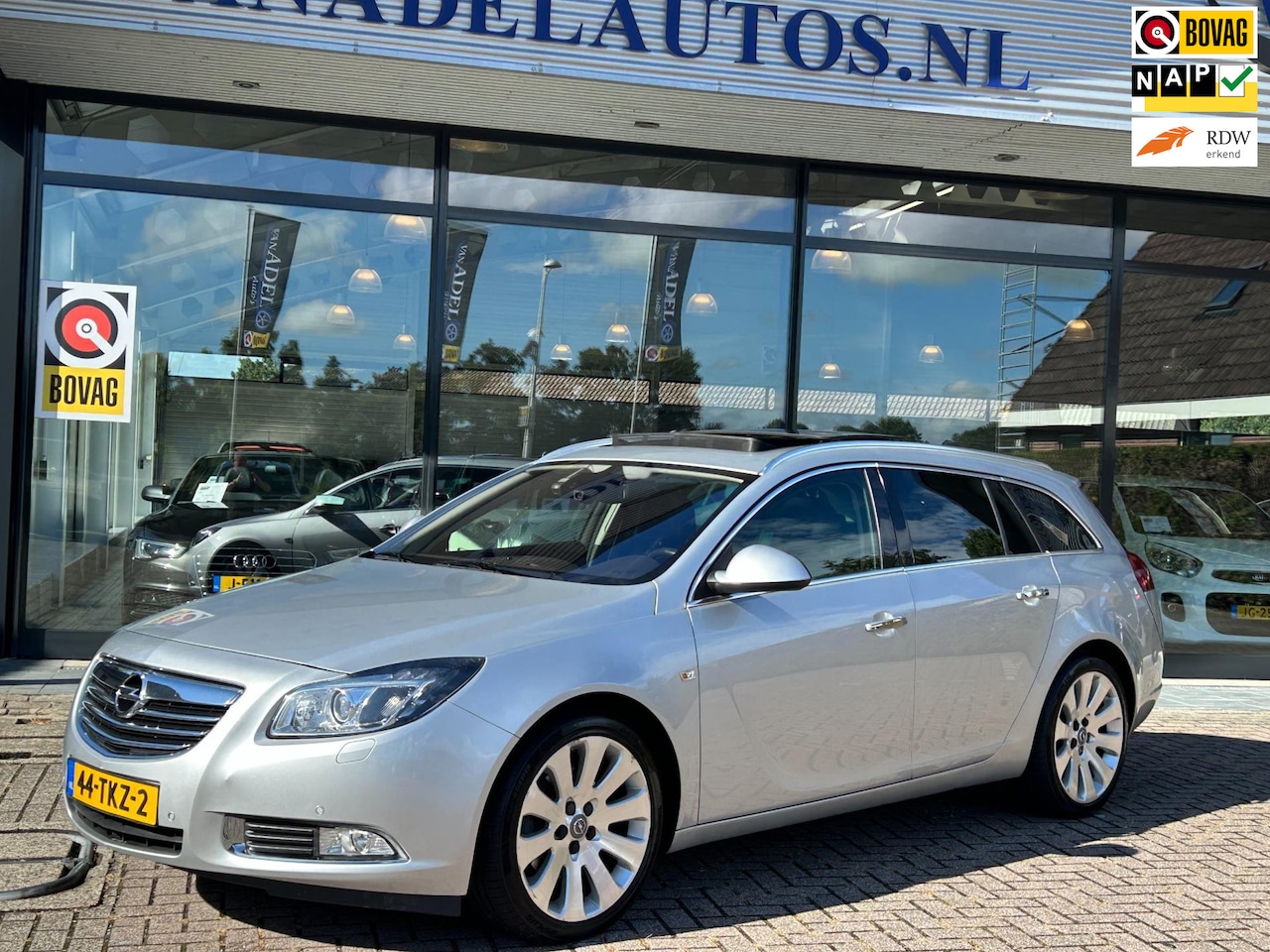 Opel Insignia Sports Tourer - 1.6 T Cosmo El.Pano Leer Xenon Navi Camera Park.Sens NAP NL-Auto! - AutoWereld.nl