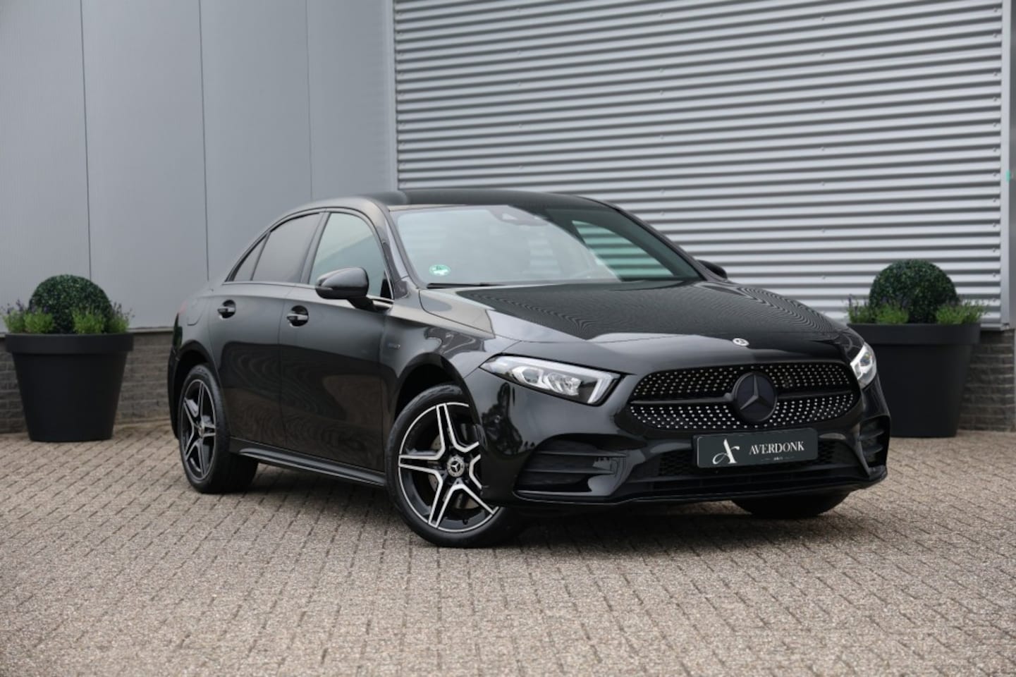 Mercedes-Benz A-klasse - 250 e AMG Night Edition 218PK NAP/Sfeervl/Widescreen/Black Editon - AutoWereld.nl