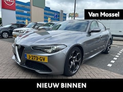 Alfa Romeo Giulia - 2.2 Super 180pk | Navigatie | Camera | Parkersensoren | Schuifdak | Xenon | Veloce Lederen