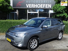 Mitsubishi Outlander - 2.0 PHEV Instyle+ - PANORAMADAK - CLIMATE CONTROL - NAVIGATIE - LANE ASSIST - STOELVERWARM