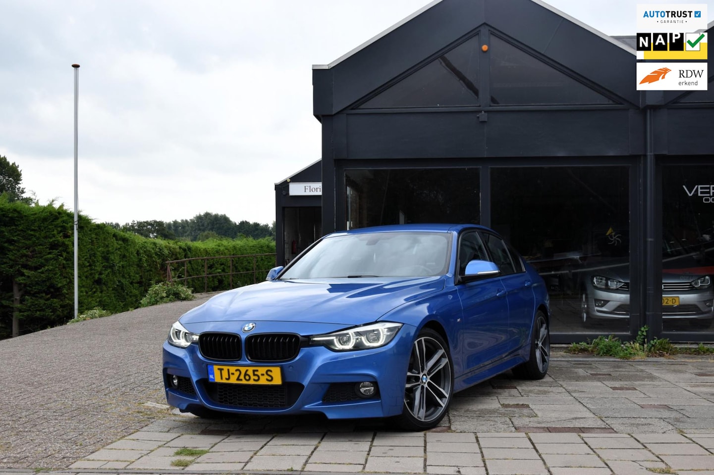BMW 3-serie - 318i Edition M Sport Shadow Executive Carplay - AutoWereld.nl