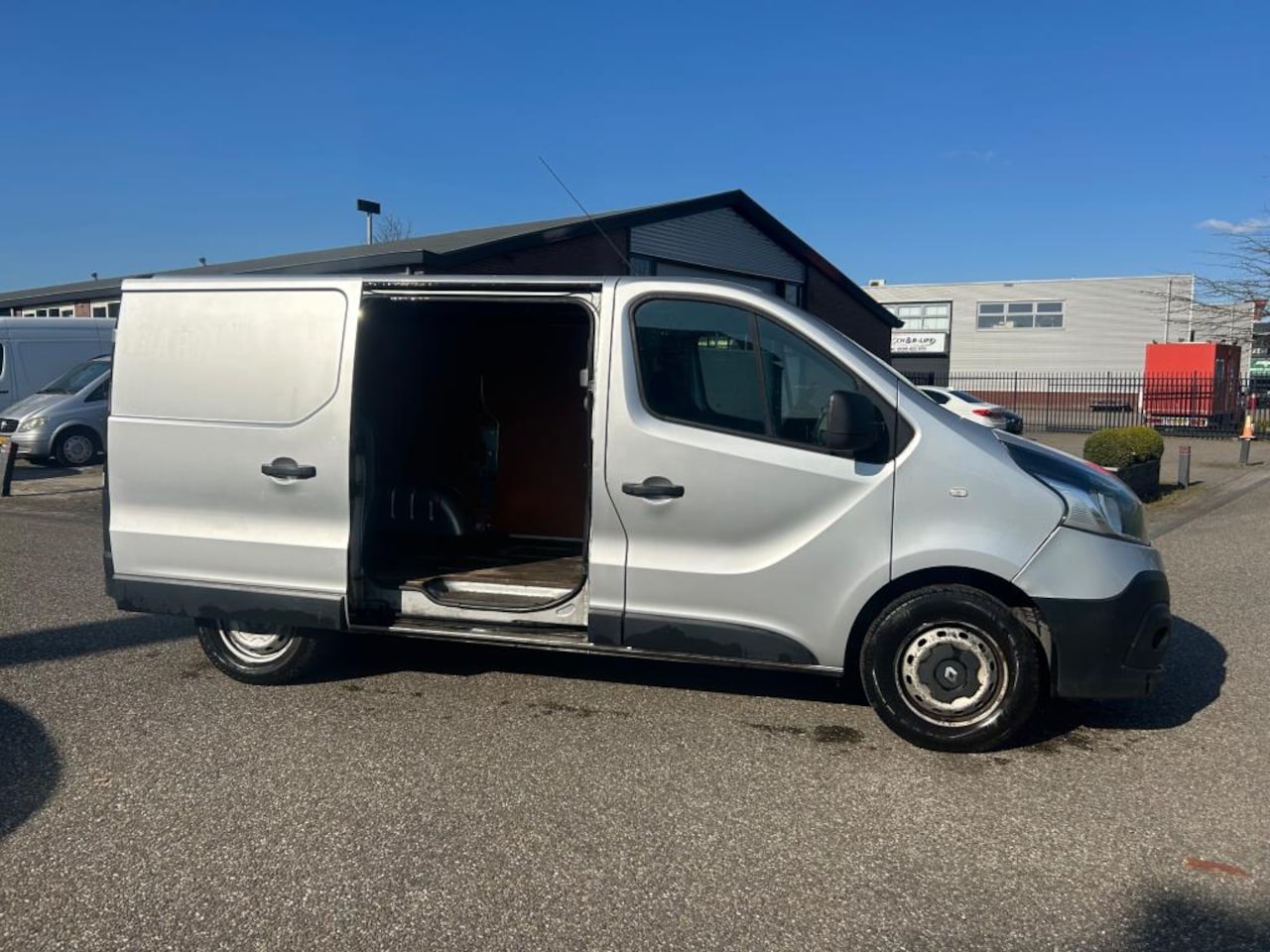Renault Trafic - 1.6 dCi T27 L1H1 Comfort 1.6 dCi T27 L1H1 Comfort 66kW - AutoWereld.nl