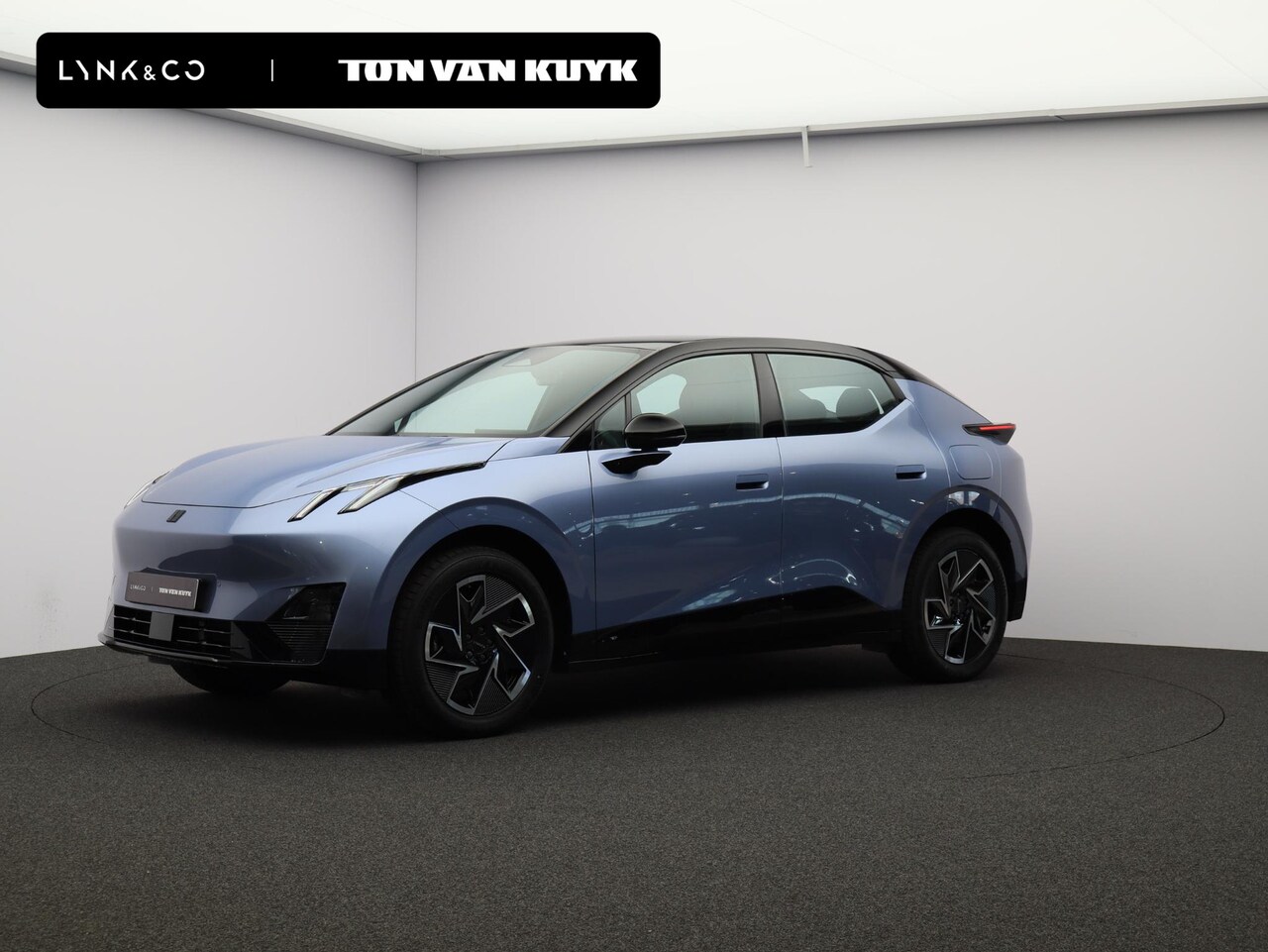 Lynk & Co 02 - Core 66 kWh / Adaptieve Cruise / Stoelverwarming / Panoramadak / Parkeercamera / Elektrisc - AutoWereld.nl