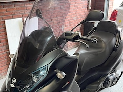 Piaggio MP3 - M64
