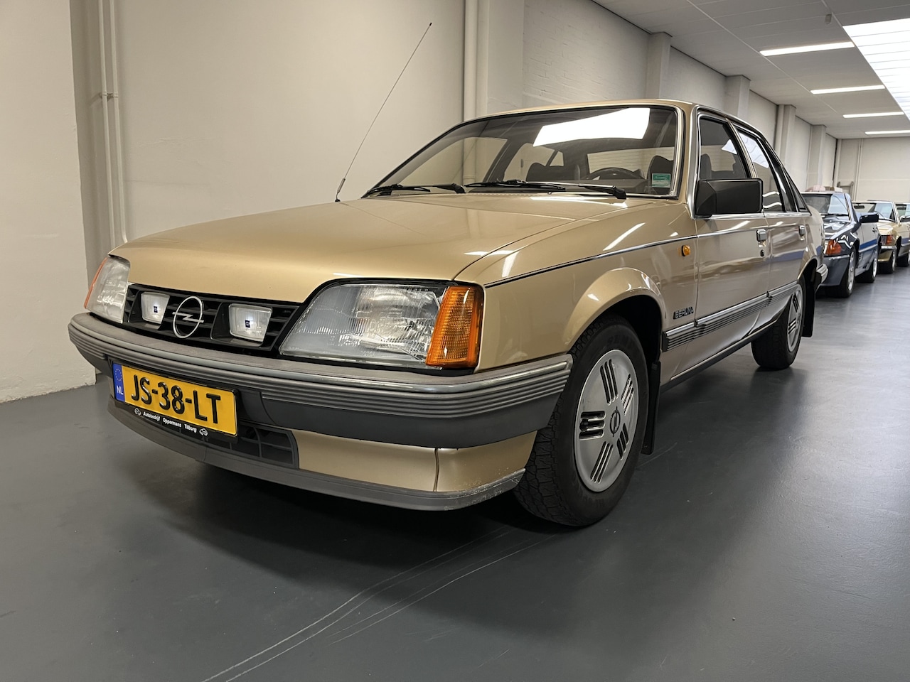 Opel Rekord - 2.0 S Berlina met Taxatie  van 15.000,00 - AutoWereld.nl