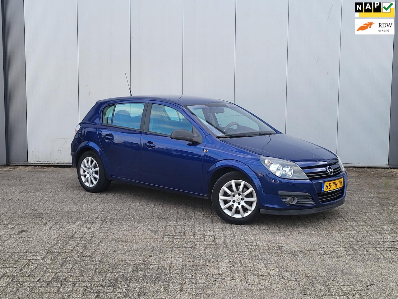 Opel Astra - 1.6 Sport / 5 Drs / Cruise control / INRUILKOOPJE - AutoWereld.nl