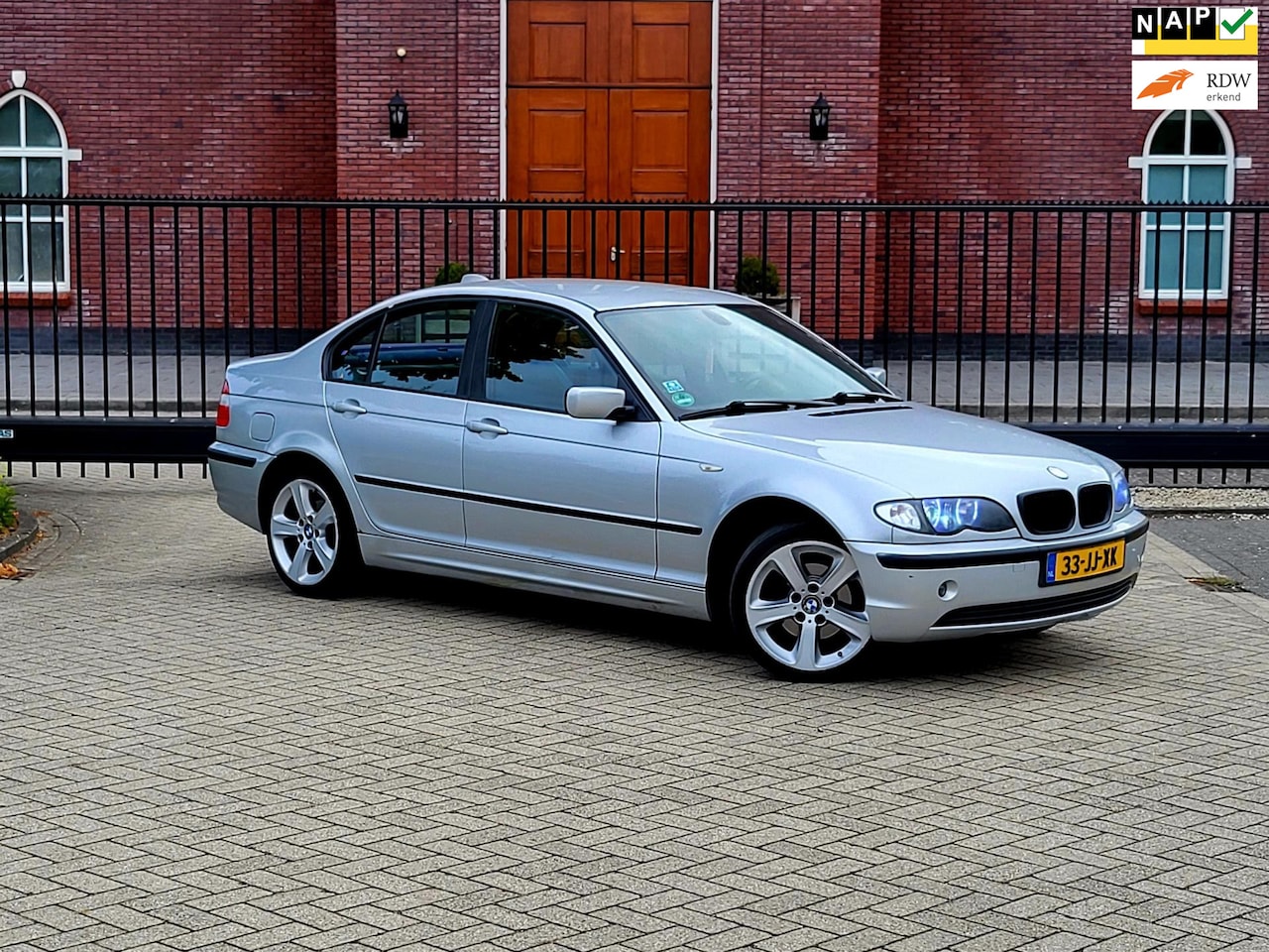BMW 3-serie - 318i Executive / Airco / 5 Deurs / Elektrische ramen / Bluetooth - AutoWereld.nl