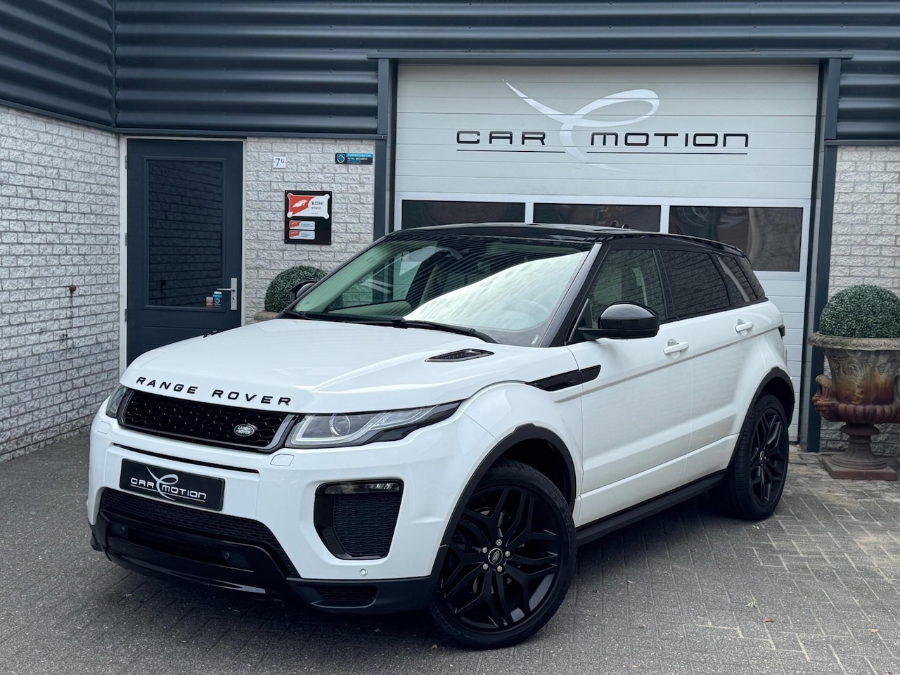 Land Rover Range Rover Evoque - 2.0 Si4 HSE Dynamic Facelift Black Pack - AutoWereld.nl