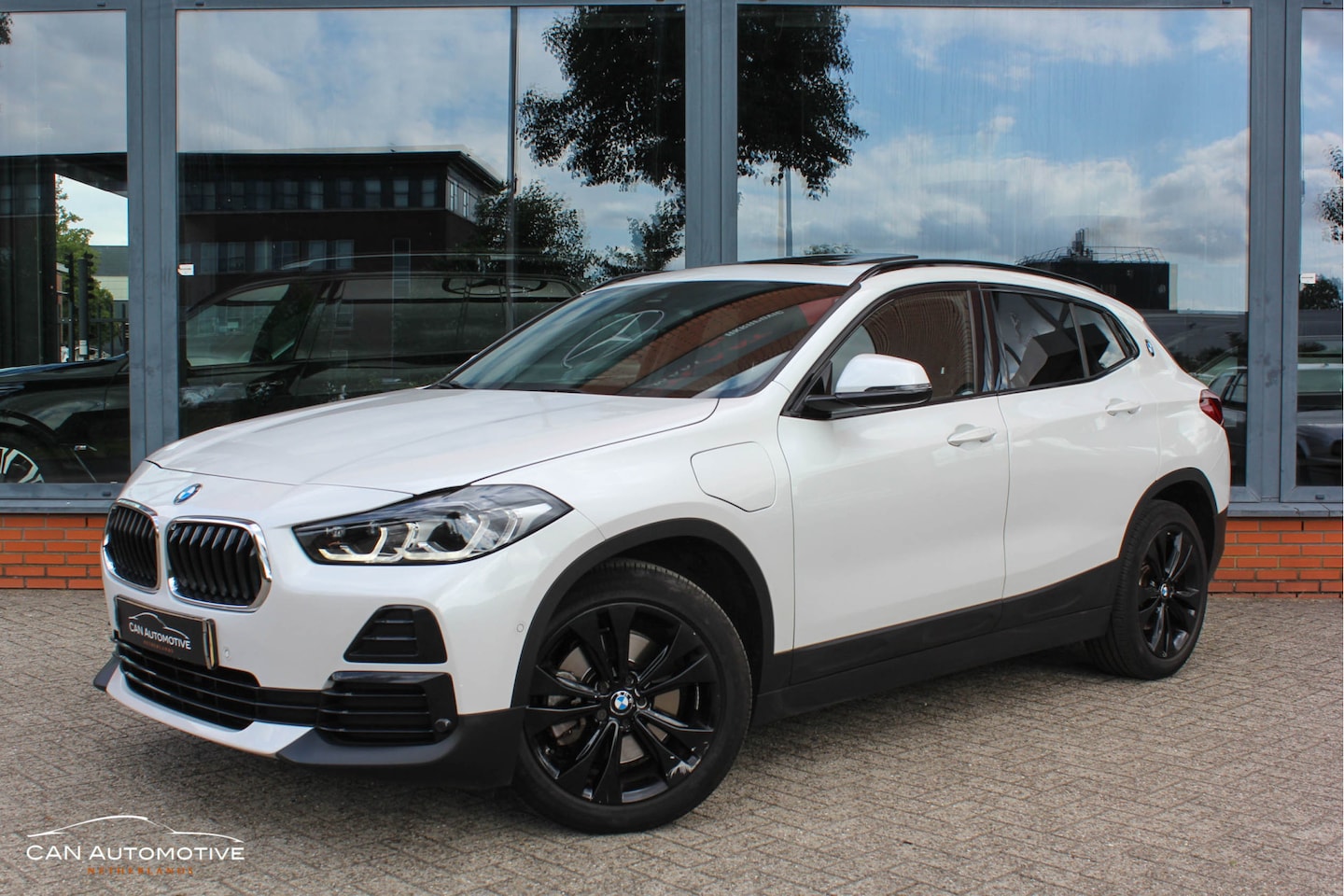 BMW X2 - xDrive25e Pano Camera Carplay Stoelverwarming - AutoWereld.nl