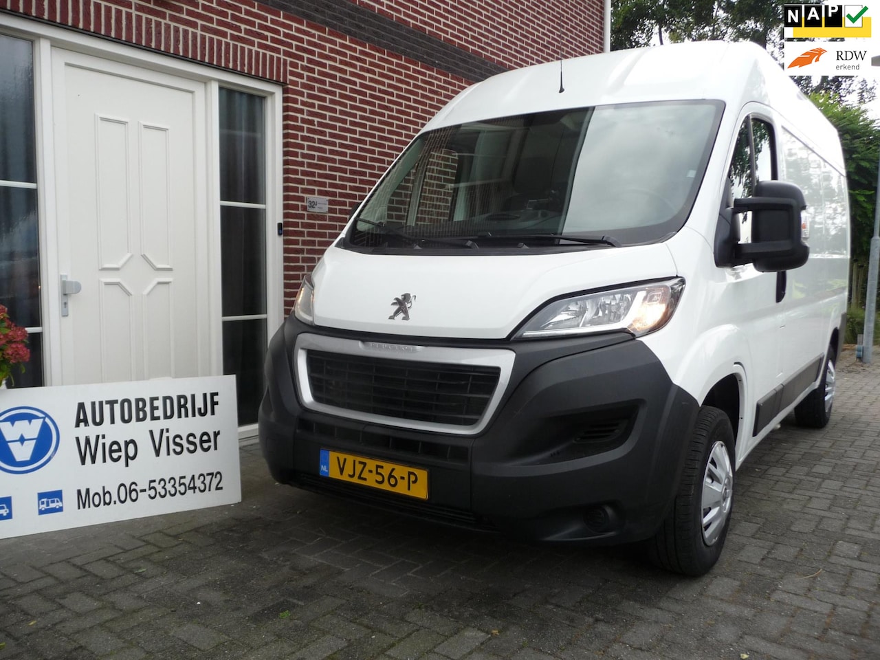 Peugeot Boxer - 330 2.2 BlueHDi 140 L2H2 Premium 330 2.2 BlueHDi 140 L2H2 Premium - AutoWereld.nl