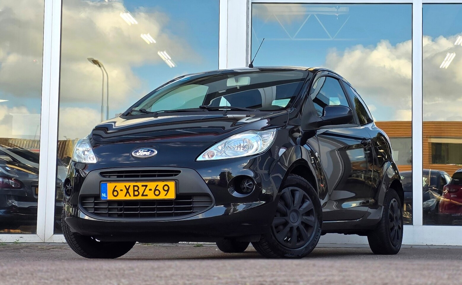 Ford Ka - 1.2i Style start/stop Airco 3e Eigenaar Nieuwe APK - AutoWereld.nl
