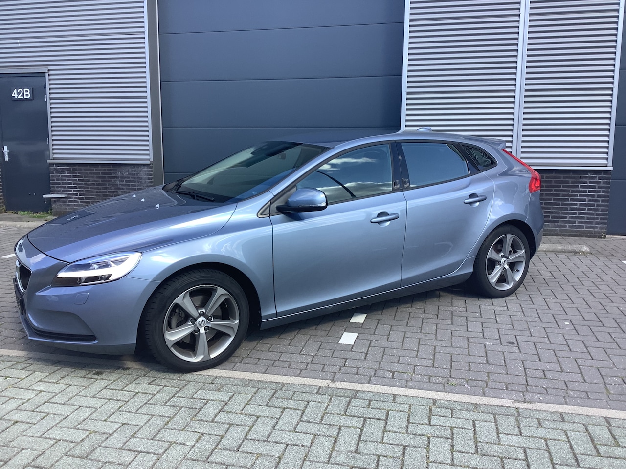 Volvo V40 - 2.0 T3 Nordic+ Origineel Nederlandse Volvo - AutoWereld.nl