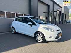 Ford Fiesta - 1.25 Titanium 5Drs|Airco|Cruiscontrole| Parkeersensor|Nieuwe APK|DBriem vervangen