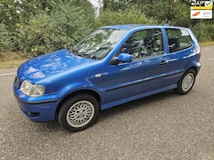 Volkswagen Polo - 1.4-16V Trendline
