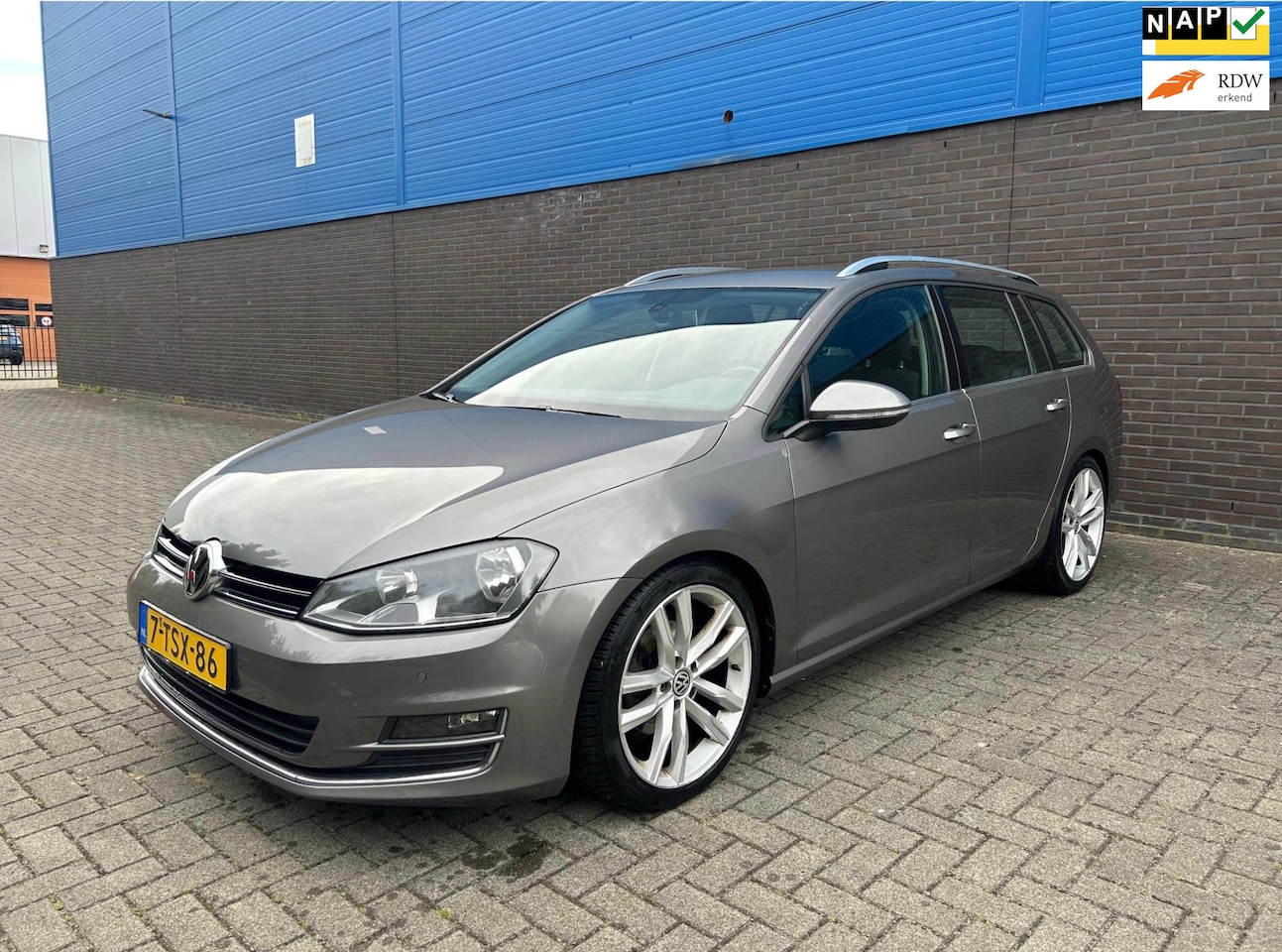 Volkswagen Golf Variant - 1.4 TSI Highline | Automaat | Climate Control | Parkeersensoren | Navi | Cruise Control | - AutoWereld.nl