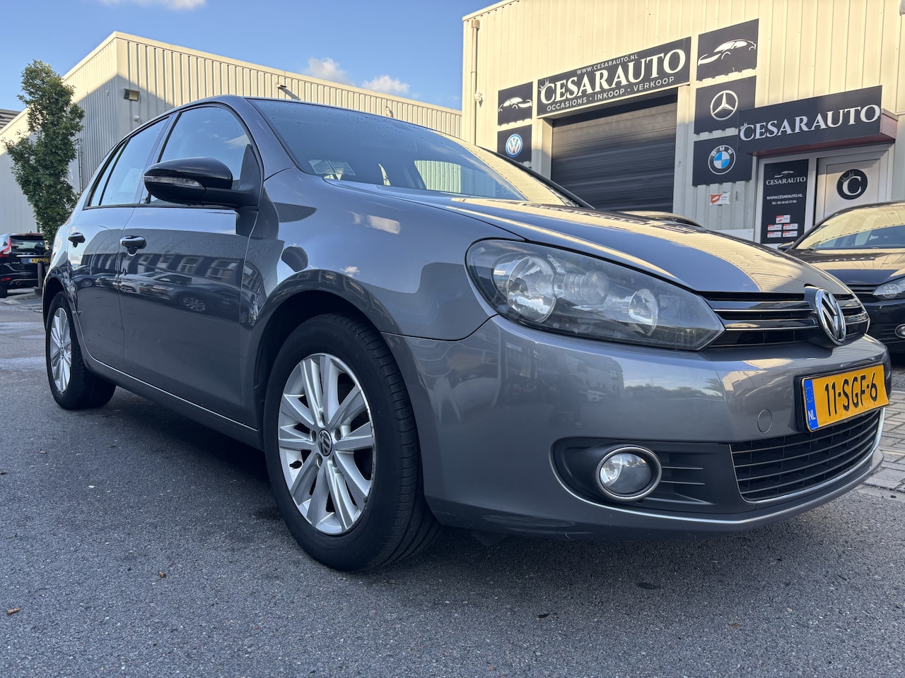 Volkswagen Golf - 1.2 TSI Style BlueMotion AUTOMAAT / 159 DKM / DEALER ONDERHOUDEN - AutoWereld.nl