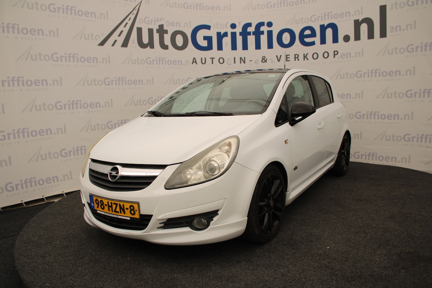 Opel Corsa - 1.4-16V Sport nette 5-deurs met schuifdak - AutoWereld.nl