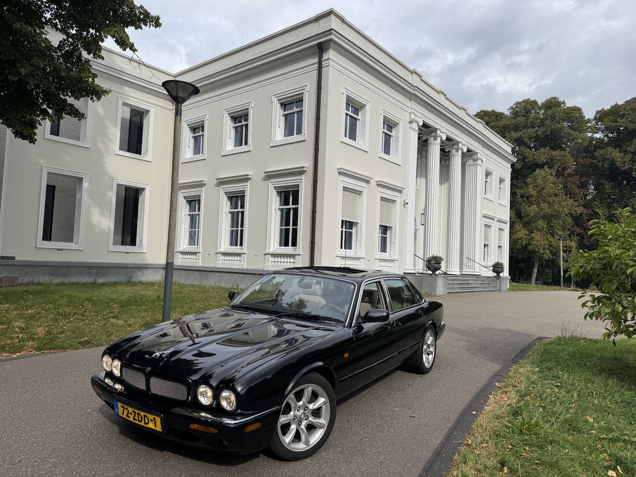 Jaguar XJR - 4.0 V8 4.0 V8, SUPERCHARGED, SCHUIFDAK - AutoWereld.nl
