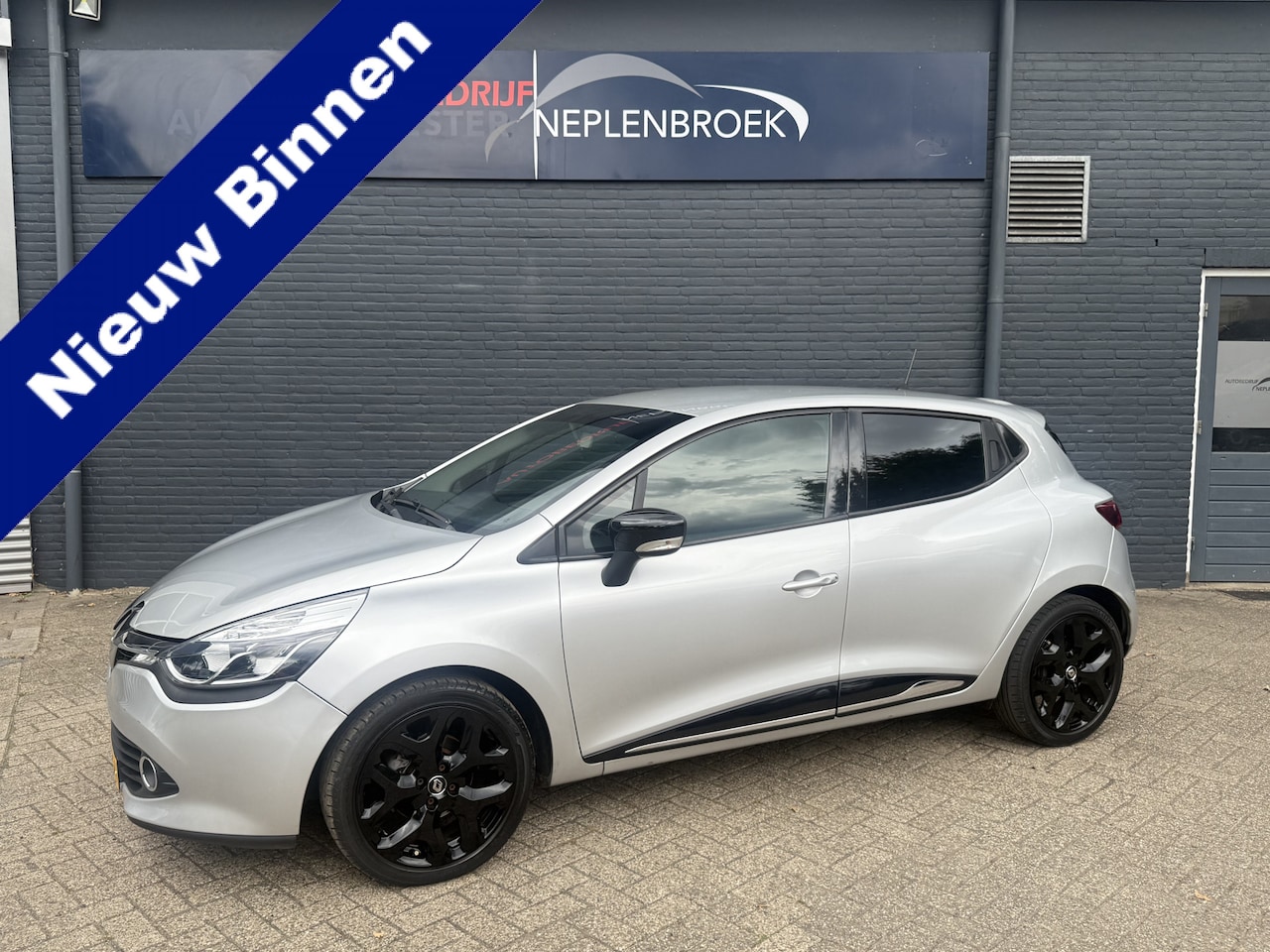 Renault Clio - 0.9 TCe Expression Airco,16Inch,Clima,Navi Bj 2013 Dealer onderhouden - AutoWereld.nl