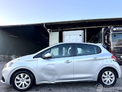Peugeot 208 - 1.2 PureTech 82pk BlueLion 5drs - 86dkm nap - navi - cruise - pdc - airco - aux - usb - to