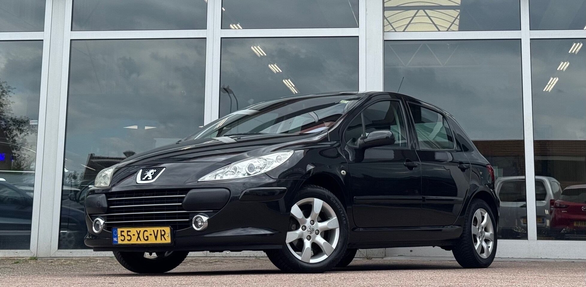 Peugeot 307 - 2.0i 16V Premium Clima Trekhaak Clima - AutoWereld.nl