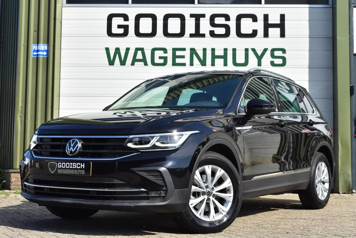 Volkswagen Tiguan - 1.5 TSI Life Business | Digital Dash| Trekhaak | Carplay | - AutoWereld.nl