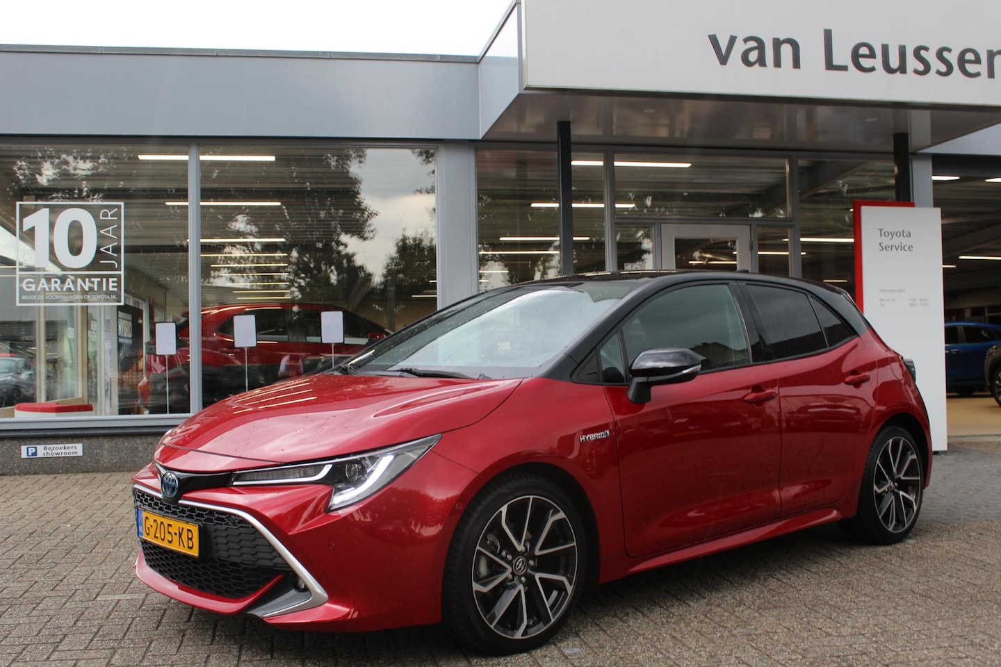 Toyota Corolla - 1.8 HYBRID EXECUTIVE DODEHOEK KEYLESS STOEL VERW. HEAD-UP PARK.SENSOREN - AutoWereld.nl