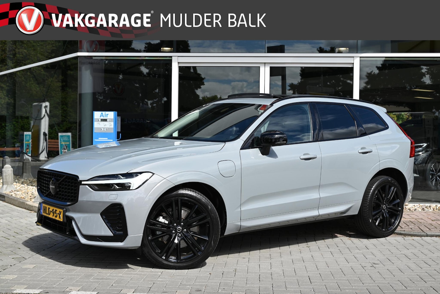 Volvo XC60 - 2.0 T6 Plug-in hybrid AWD Plus Dark 2.0 T6 Plug-in hybrid AWD Plus Dark - AutoWereld.nl