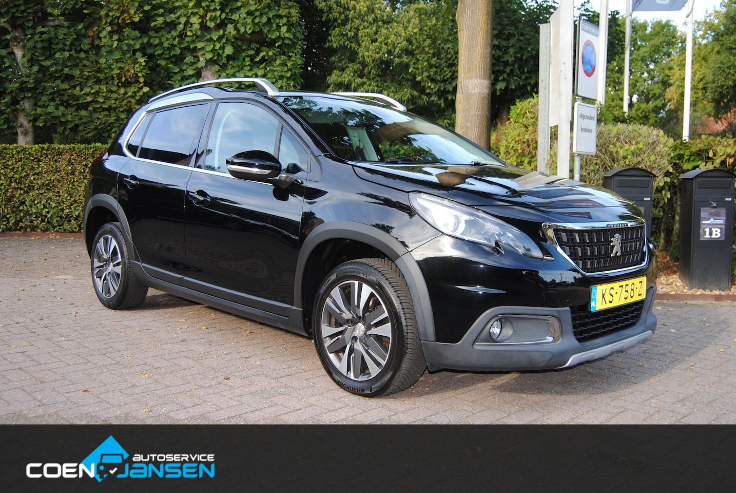 Peugeot 2008 - 1.2 PureTech Allure 1.2 PureTech Allure ,Lage km stand NAP, Trekhaak, Origineel NL auto - AutoWereld.nl