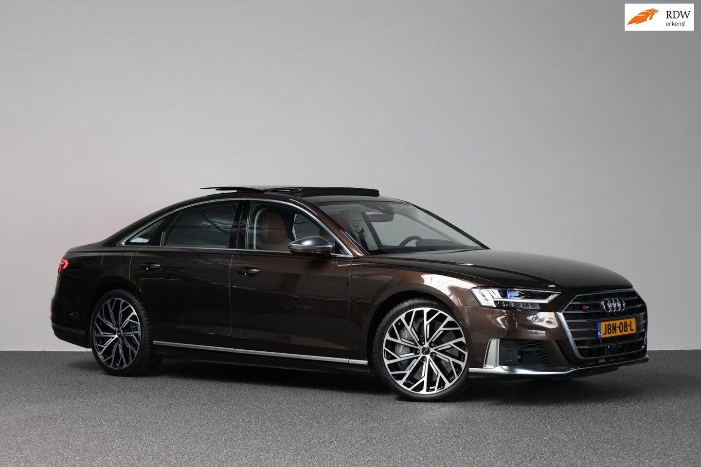 Audi S8 - 4.0 TFSI Quattro 571+PK BTW/ACHTERASBEST/KERAMISCH/B&O/SOFT/PANO/LEDER+MASSAGE/21" LMV/360 - AutoWereld.nl