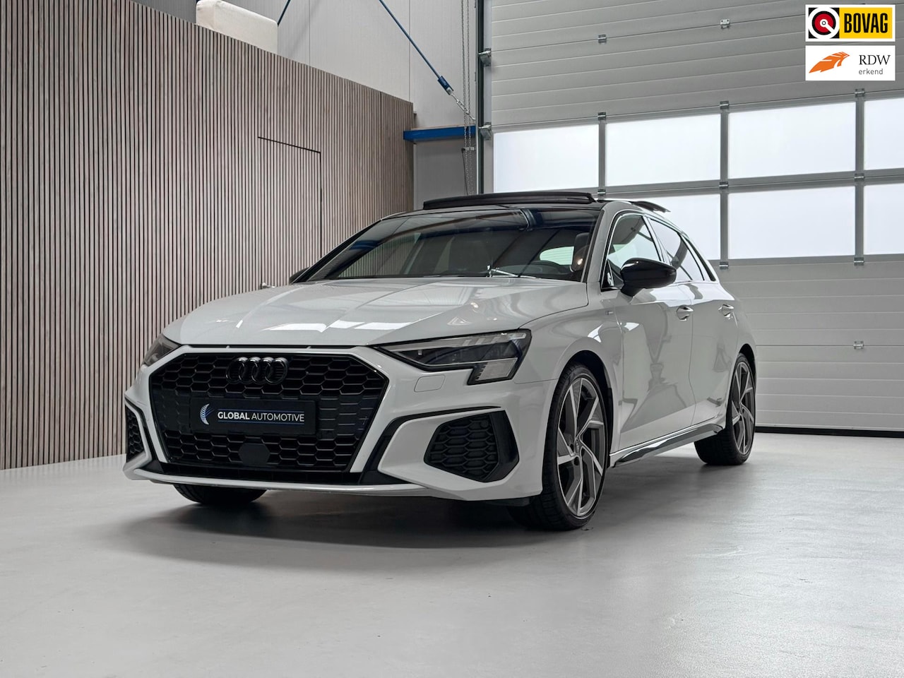 Audi A3 Sportback - 35 TFSI S Edition 150 PK - RS STOELEN - PANORAMADAK - AUTOMAAT -VIRTUAL COCKPIT - STOELVER - AutoWereld.nl