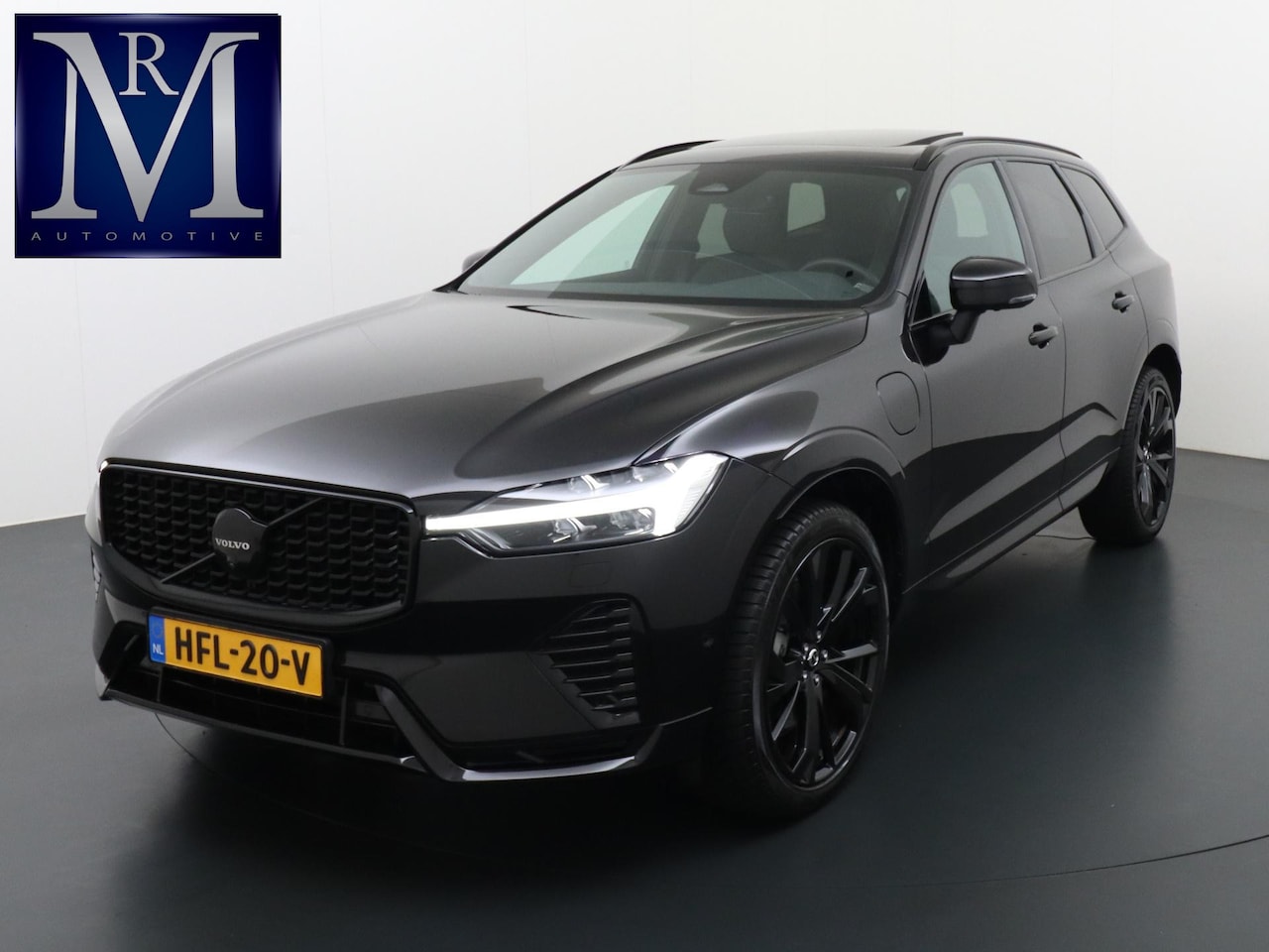 Volvo XC60 - 2.0 T8 Plug-in hybrid AWD Ultimate Black Edition PANO| STOEL/STUUR VERW.| 360 CAMERA| HARM - AutoWereld.nl
